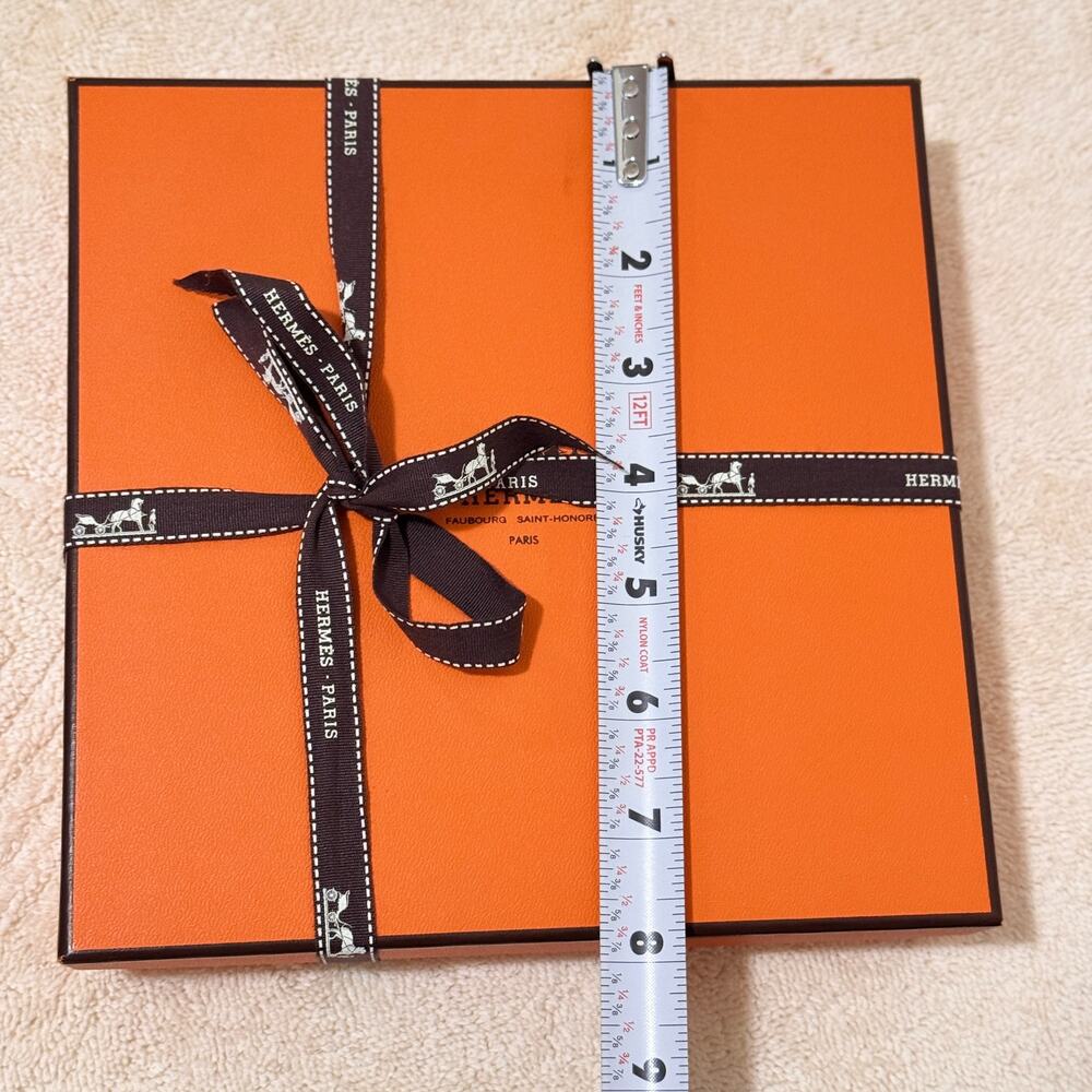 Hermès Paris Orange Square Gift Box w/ Ribbon Large Made in France 8" x 8" x 1" - Picture 6 of 8